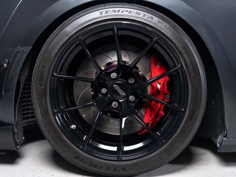 Used 2018 Chevrolet Camaro SS RWD image 5
