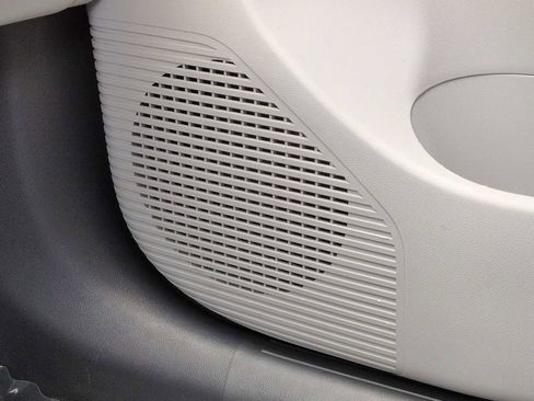 Certified 2025 Hyundai Kona SEL image 30