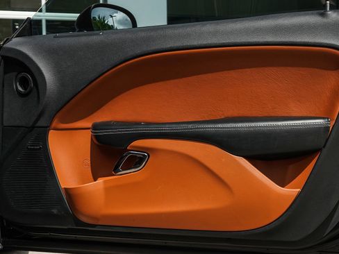 Used 2015 Dodge Challenger SRT Hellcat RWD image 6