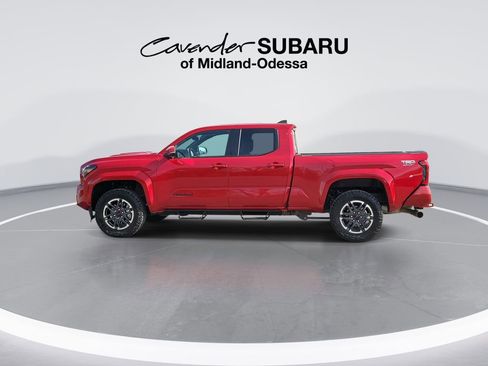 Used 2025 Toyota Tacoma TRD Sport w/ TRD Sport Upgrade Package image 5