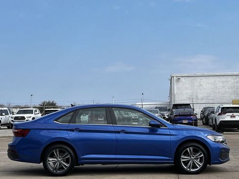 Used 2024 Volkswagen Jetta SE image 3