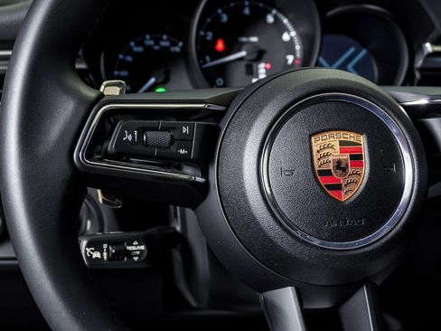 Certified 2025 Porsche Macan image 20