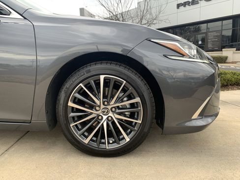 Certified 2025 Lexus ES 350 w/ Premium Package image 13