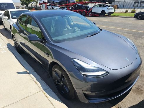 Used 2023 Tesla Model 3 Standard Range RWD image 2