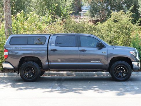 Used 2018 Toyota Tundra SR5 w/ TRD Off Road Package AWD/4WD image 9