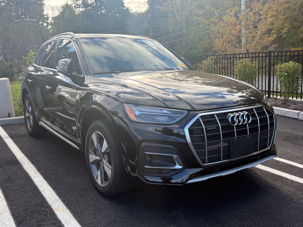 Used 2024 Audi Q5 2.0T Premium w/ Convenience Package AWD/4WD image 1