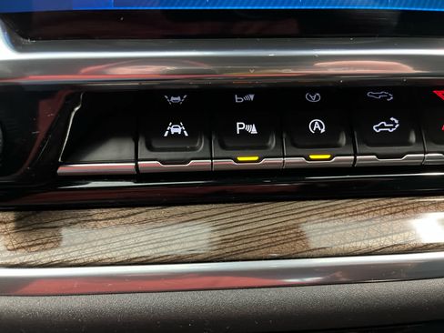 Used 2022 Chevrolet Silverado 1500 LT Trail Boss w/ LT Trail Boss Premium Package image 29