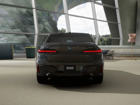 New 2026 BMW 750e xDrive w/ Executive Package image 31