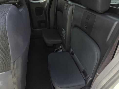 Used 2024 Nissan Frontier SV w/ SV Convenience Package AWD/4WD image 12