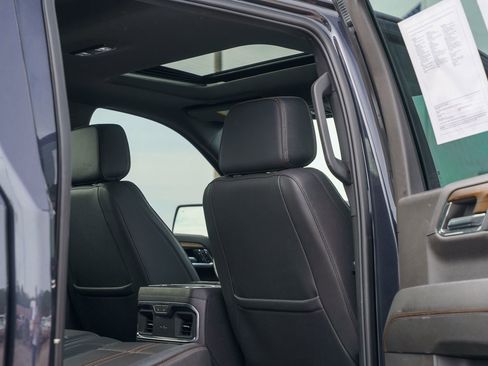 Used 2024 Chevrolet Silverado 1500 High Country w/ Technology Package AWD/4WD image 21