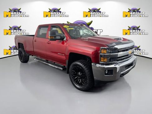 Used 2019 Chevrolet Silverado 2500 LT w/ LT Convenience Package AWD/4WD image 3