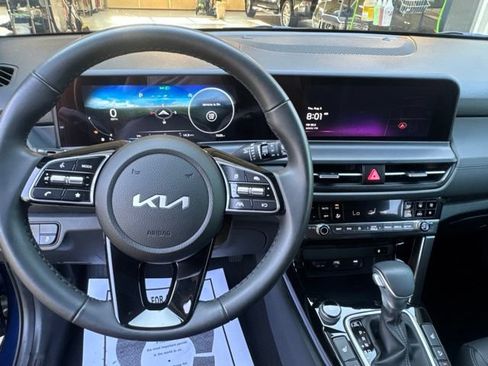 Used 2026 Kia Seltos EX FWD image 16