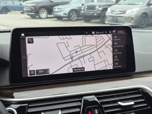 Used 2021 BMW 530e w/ Premium Package RWD image 18