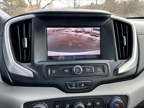 Used 2023 GMC Terrain SLE w/ Driver Convenience Package image 26