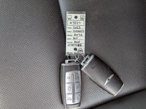 Used 2023 Genesis GV70 2.5T w/ Select Package image 40