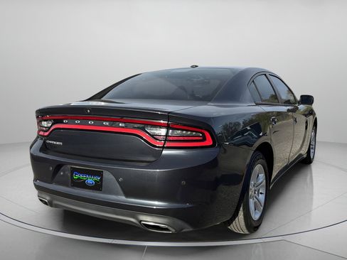 Used 2019 Dodge Charger SXT image 3
