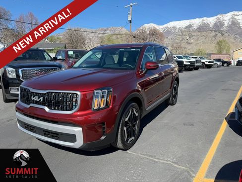 Used 2024 Kia Telluride EX w/ EX Captain's Chair Package image 1