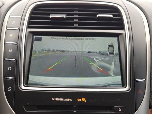 Used 2017 Lincoln MKX Select w/ Select Plus Package image 32