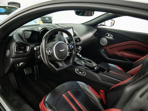Used 2019 Aston Martin V8 Vantage Coupe RWD image 30
