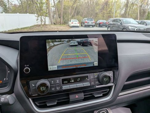 Used 2024 Toyota Grand Highlander AWD image 13