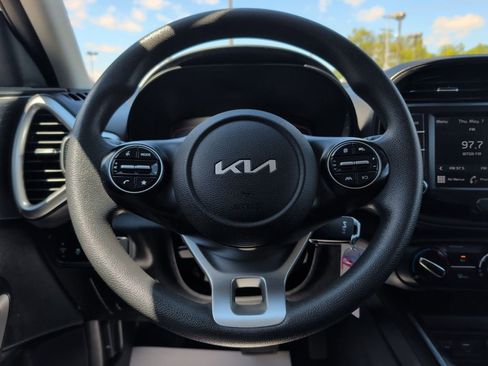 Used 2024 Kia Soul LX w/ Option Group 015 FWD image 11
