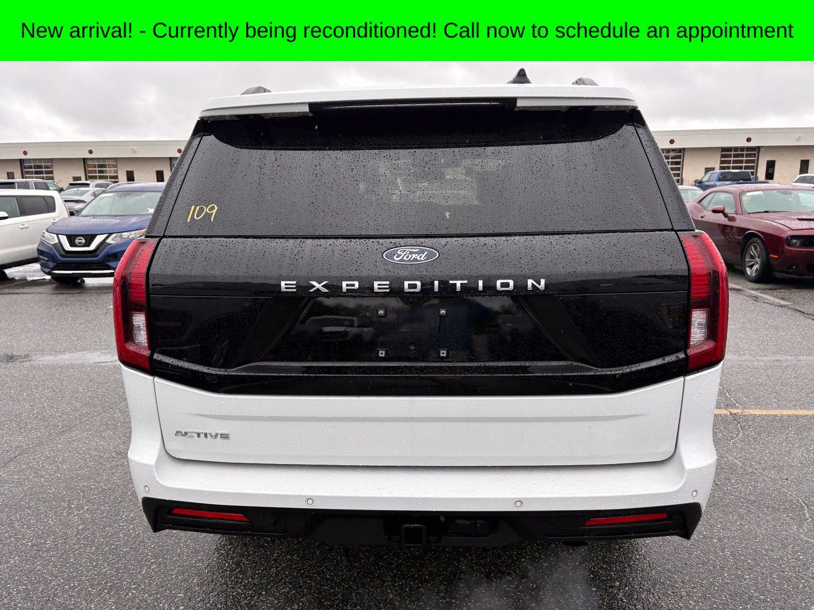 Used 2025 Ford Expedition Active AWD/4WD image 5
