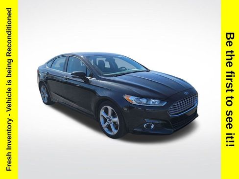 Used 2015 Ford Fusion SE w/ Equipment Group 201A FWD image 6