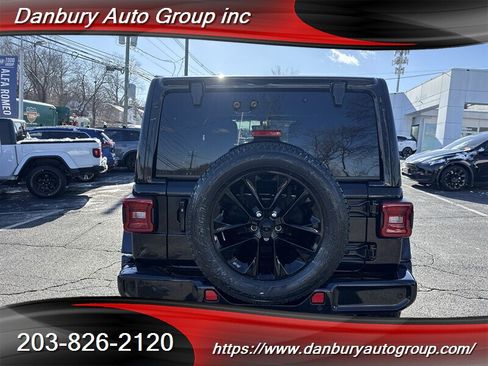 Used 2021 Jeep Wrangler Unlimited Sahara AWD/4WD image 5