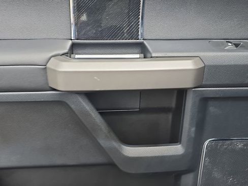 Used 2022 Ford F250 Platinum w/ FX4 Off-Road Package image 11