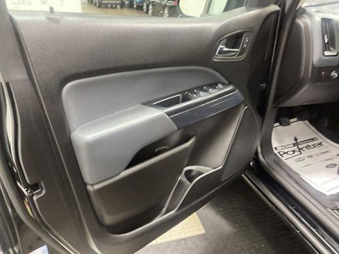 Used 2018 Chevrolet Colorado Z71 w/ Z71 Midnight Edition AWD/4WD image 8