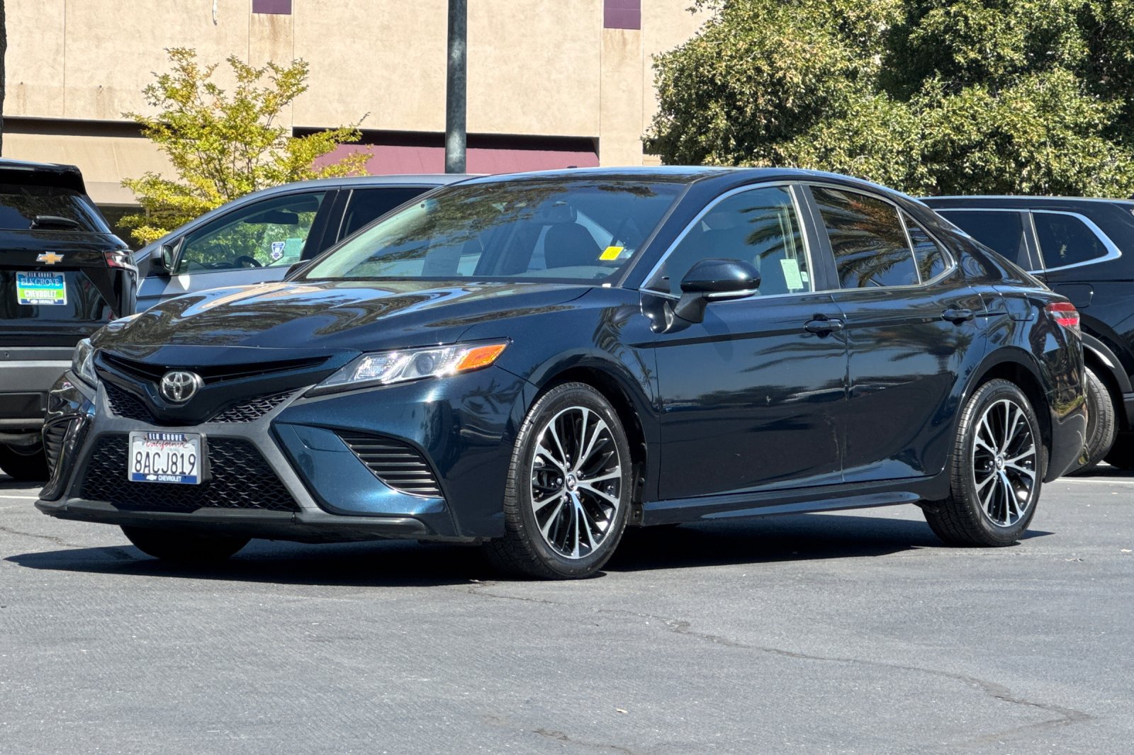 Used 2018 Toyota Camry SE w/ Moonroof Package FWD image 7