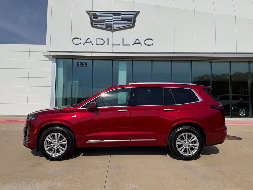 Used 2025 Cadillac XT6 Luxury FWD image 3