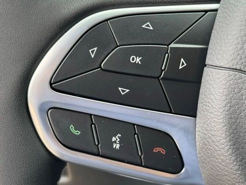 New 2027 Chrysler Pacifica Select FWD image 16