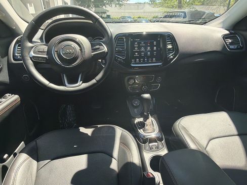 Used 2020 Jeep Compass Limited w/ Safety & Security Group AWD/4WD image 17