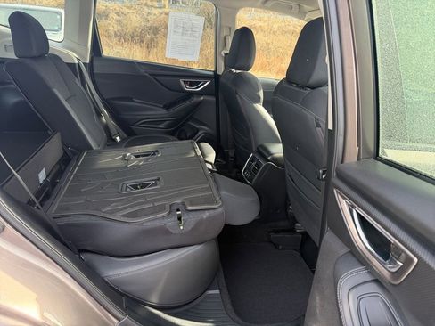 Used 2022 Subaru Forester Premium image 32