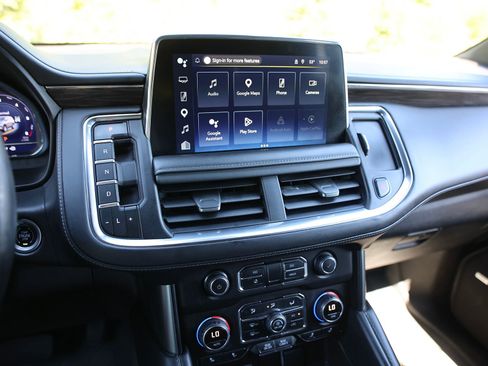 Used 2023 Chevrolet Suburban Z71 w/ Luxury Package AWD/4WD image 26