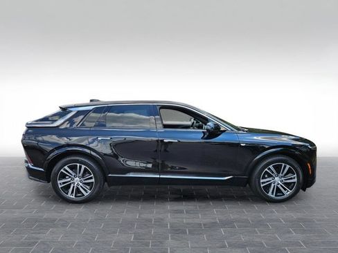 Certified 2025 Cadillac Lyriq Luxury RWD image 4