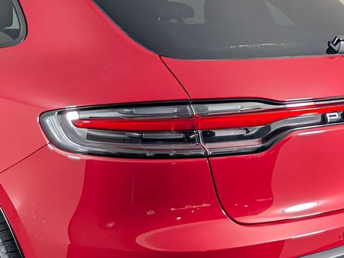 New 2026 Porsche Macan AWD/4WD image 16