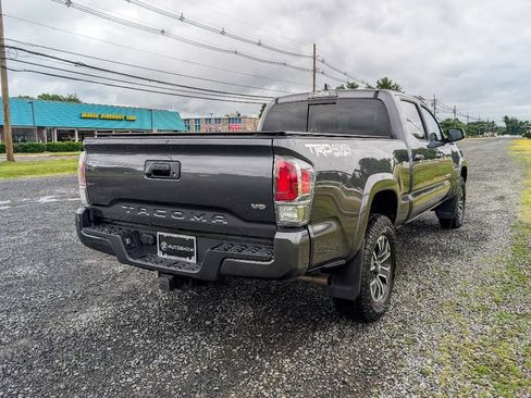 Used 2021 Toyota Tacoma TRD Sport AWD/4WD image 5