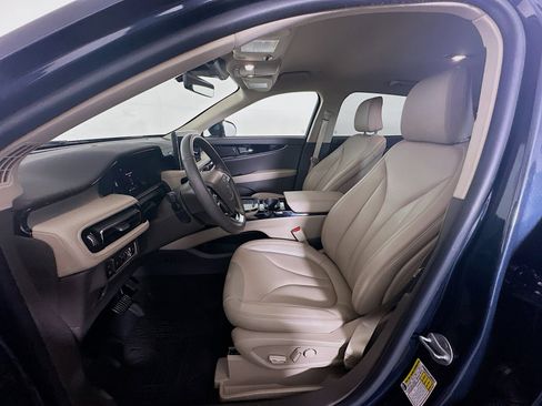 Used 2022 Lincoln Nautilus FWD w/ Premium Package image 13