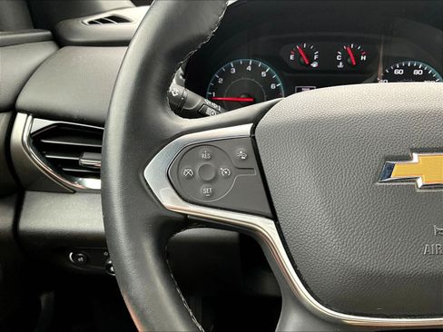 Used 2023 Chevrolet Traverse LT FWD image 11