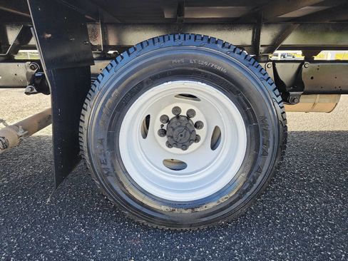 Used 2015 Ford E-350 and Econoline 350 Super Duty image 12