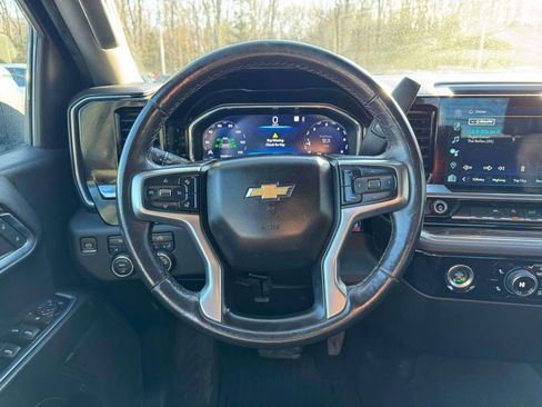 Used 2022 Chevrolet Silverado 1500 LT AWD/4WD image 18