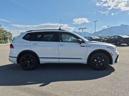 Used 2024 Volkswagen Tiguan SE R-Line AWD/4WD image 2
