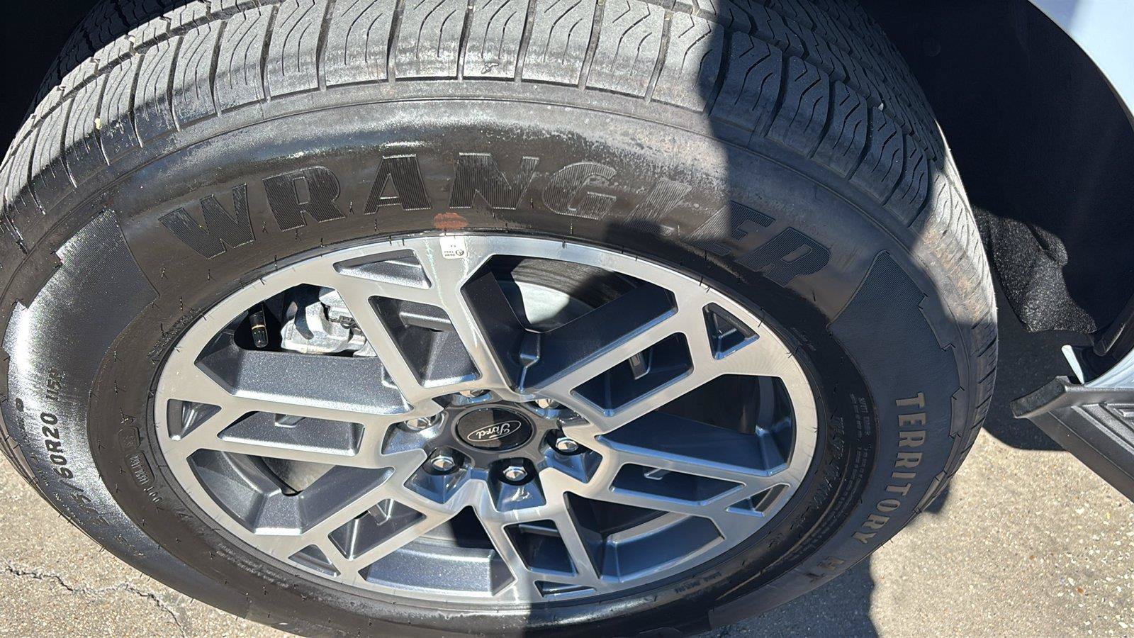 Used 2026 Ford Expedition Active RWD image 11