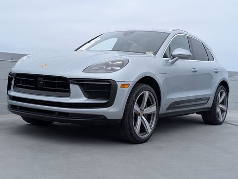Certified 2024 Porsche Macan AWD/4WD image 1