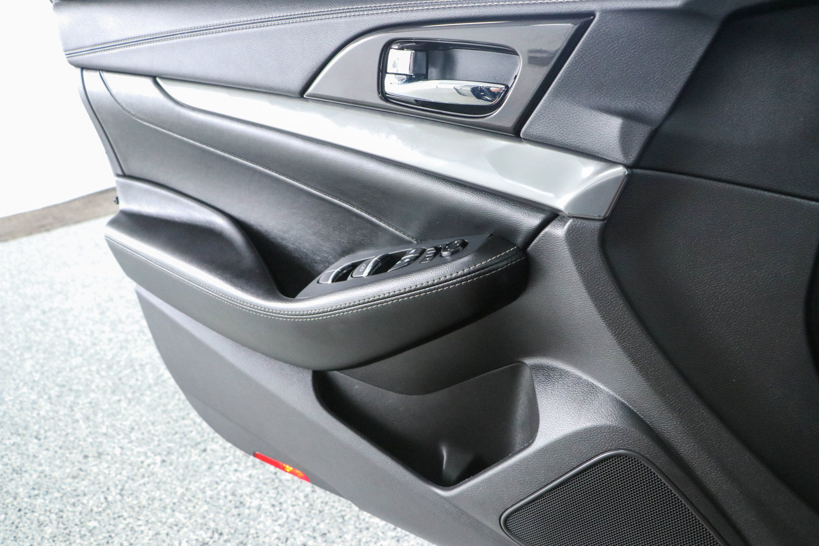 Used 2022 Nissan Maxima SV w/ Floor Mat Group FWD image 21