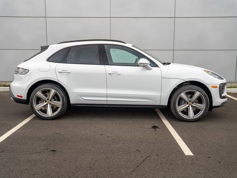 New 2026 Porsche Macan image 8