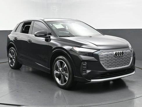 Used 2022 Audi Q4 e-tron Premium Plus w/ Premium Plus AWD/4WD image 7