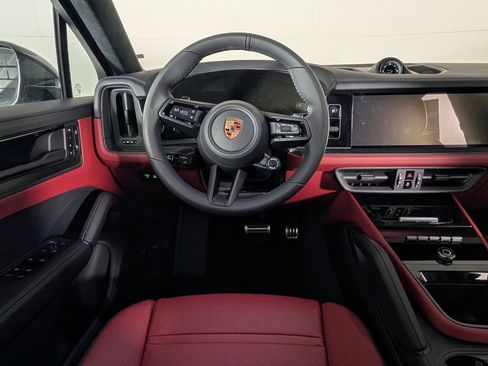 New 2026 Porsche Cayenne GTS AWD/4WD image 21